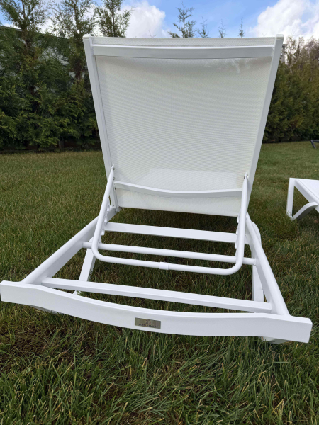 Шезлонги ENZO в белом цвете 2шт